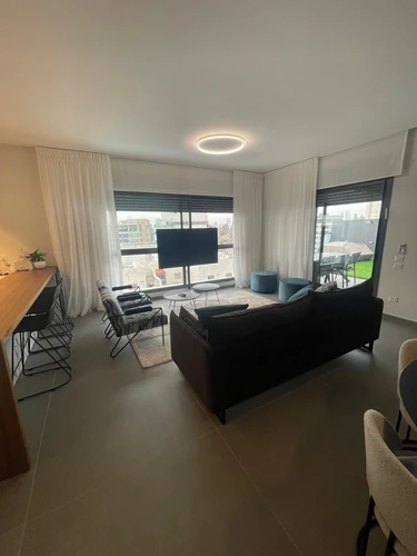 bd096972-0431-40dd-a141-bb15f68af99f (1)